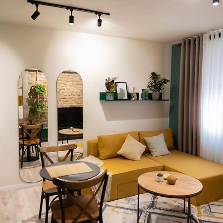 Three Doors Apartments, Kiwi 1+1 Apartment Тирана Экстерьер фото