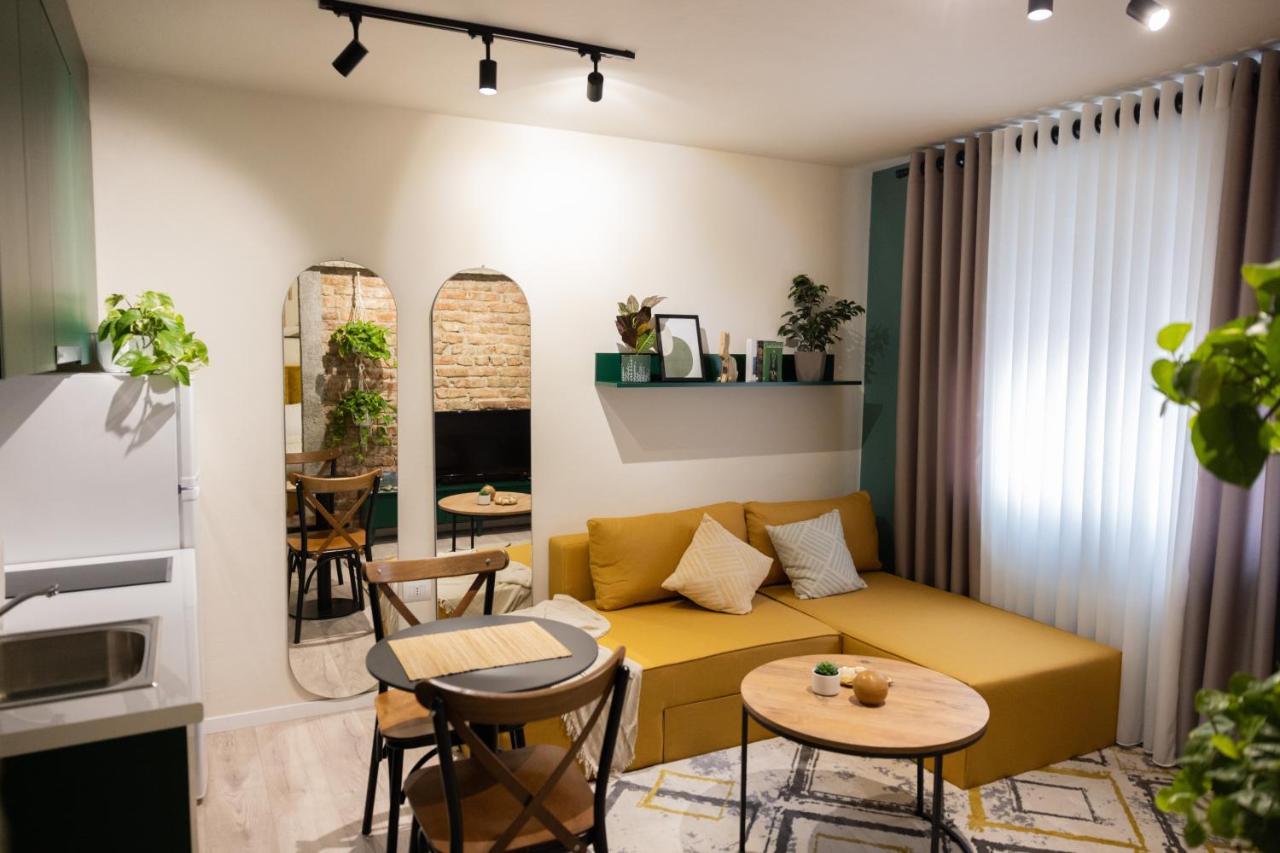 Three Doors Apartments, Kiwi 1+1 Apartment Тирана Экстерьер фото