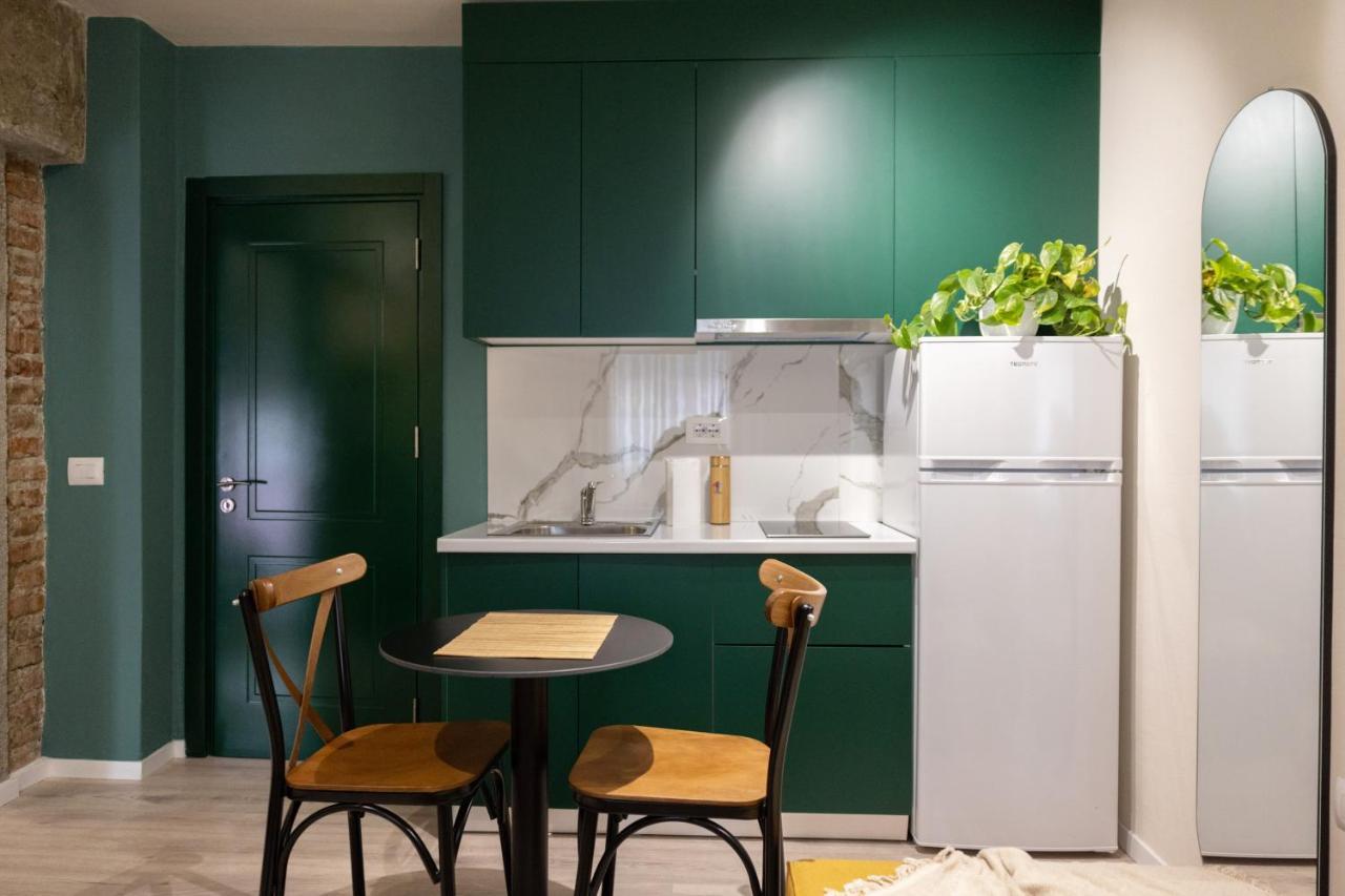 Three Doors Apartments, Kiwi 1+1 Apartment Тирана Экстерьер фото